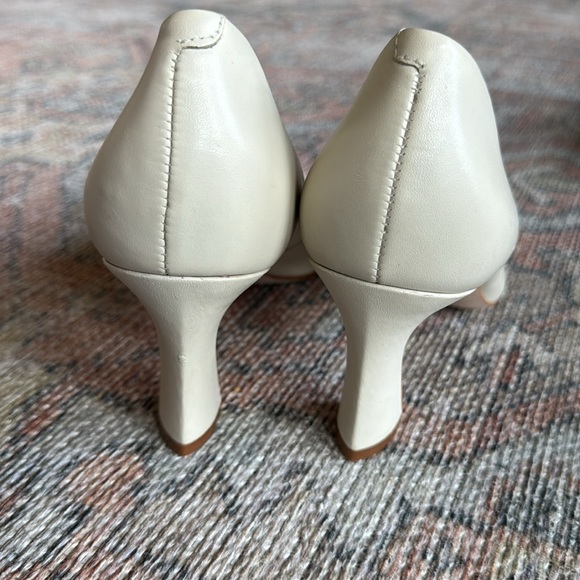 Bernardo Faryn Pump Heels - Picture 6 of 9